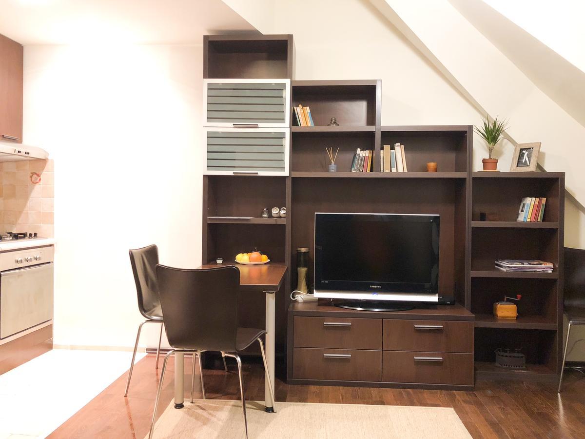Cozy Flat In Villa Near Old Town Бухарест Екстер'єр фото